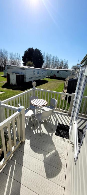 4 Berth Static Caravan Golden Palm Resort with Decking, Chapel Saint Leonards