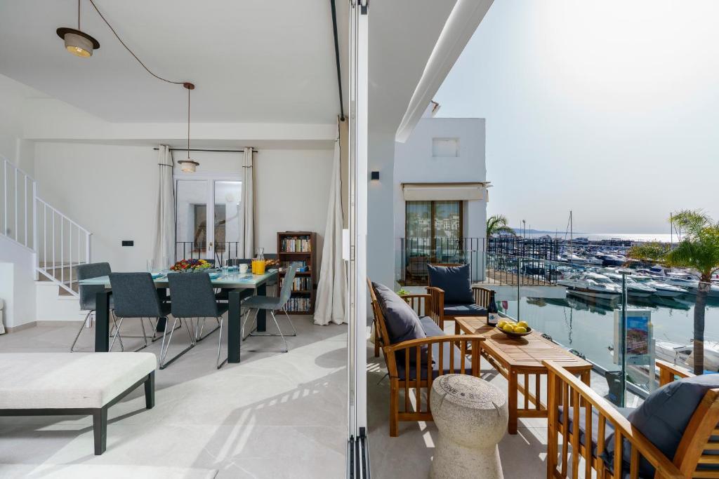 243-Fully Renovated-Puerto Banus Marbella Front Line Penthouse - 5