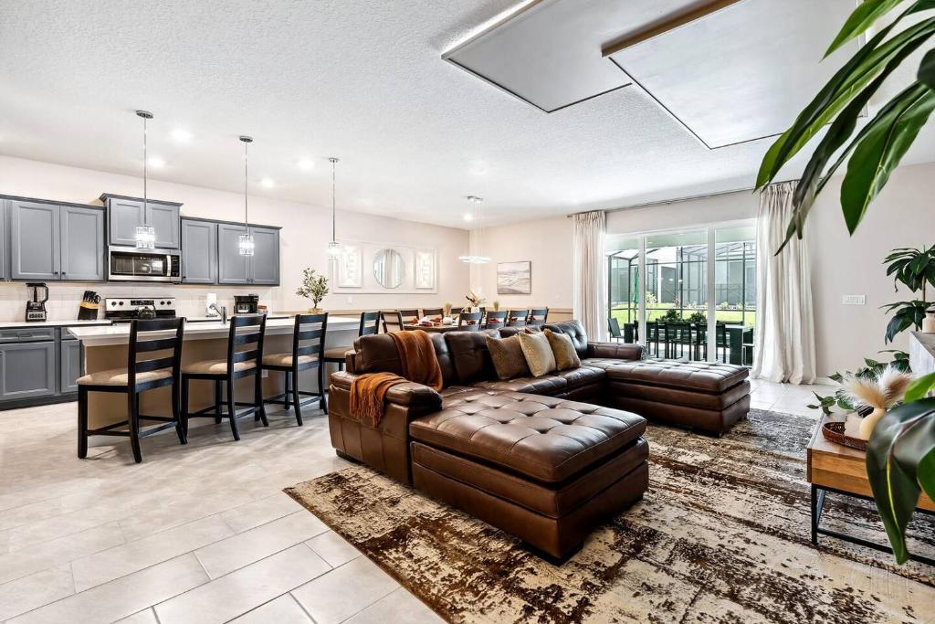 Exquisite, Brand New 10br8ba For Up To 28 Guests, Orlando