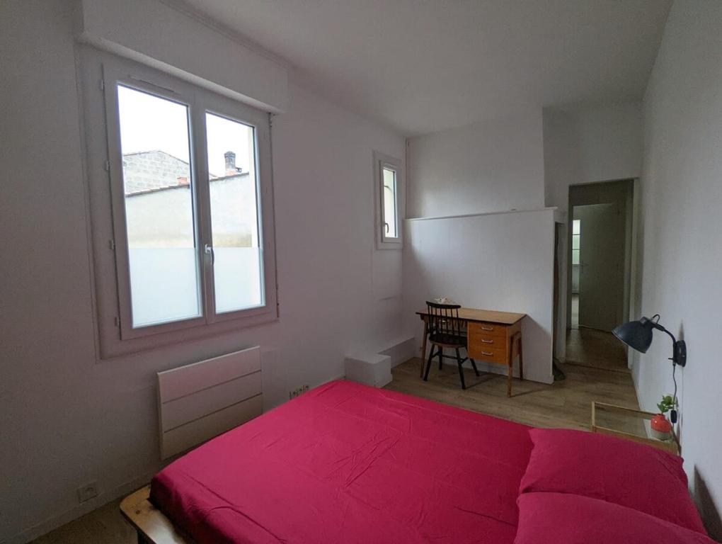 Maisonnette avec petite cour - 2