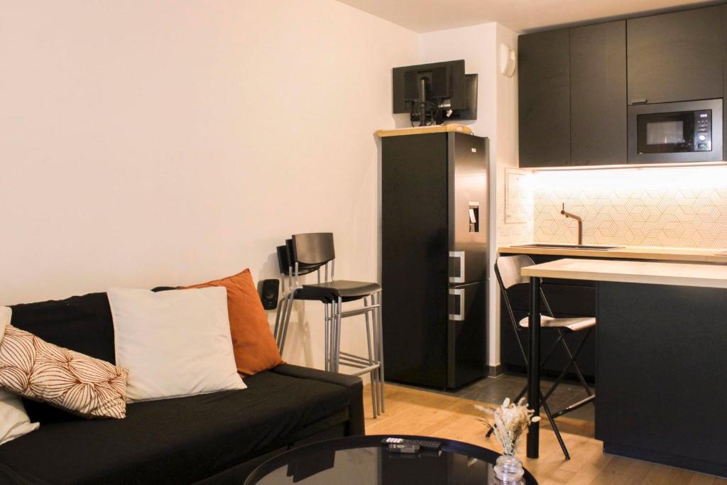 Beautiful 1-bedroom apartment with terrace - 3