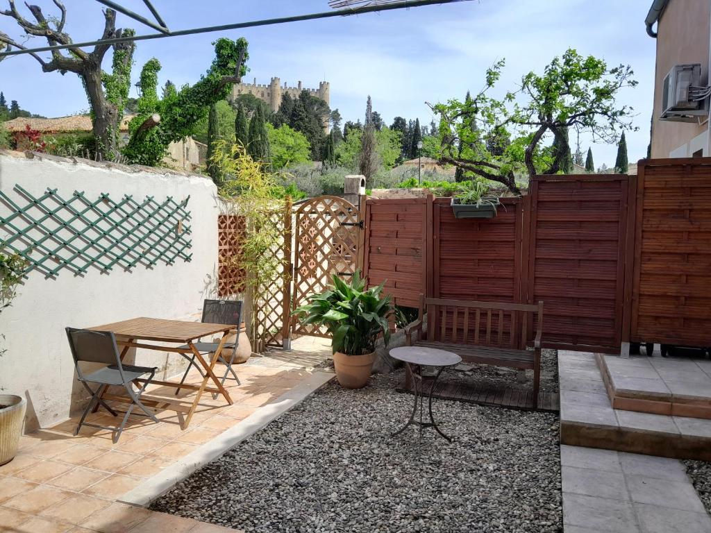 Sous le tilleul, Montfaucon