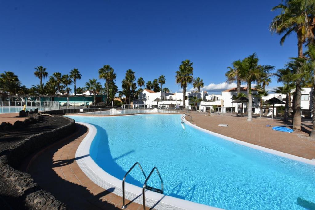 Book Jet - OASIS CORRALEJO Apartments Pool & WIFI - 4