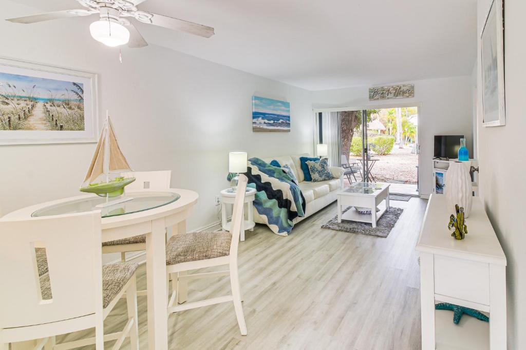 Marina and Pool Access On-Site Key Largo Escape, Key Largo