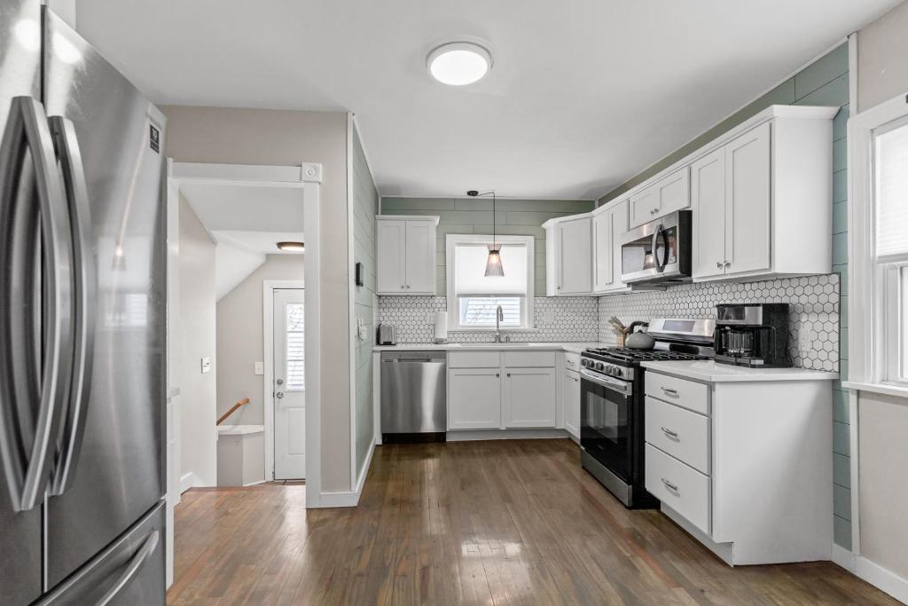 Retreat in Muskegon - short distance to Lake MI, Muskegon