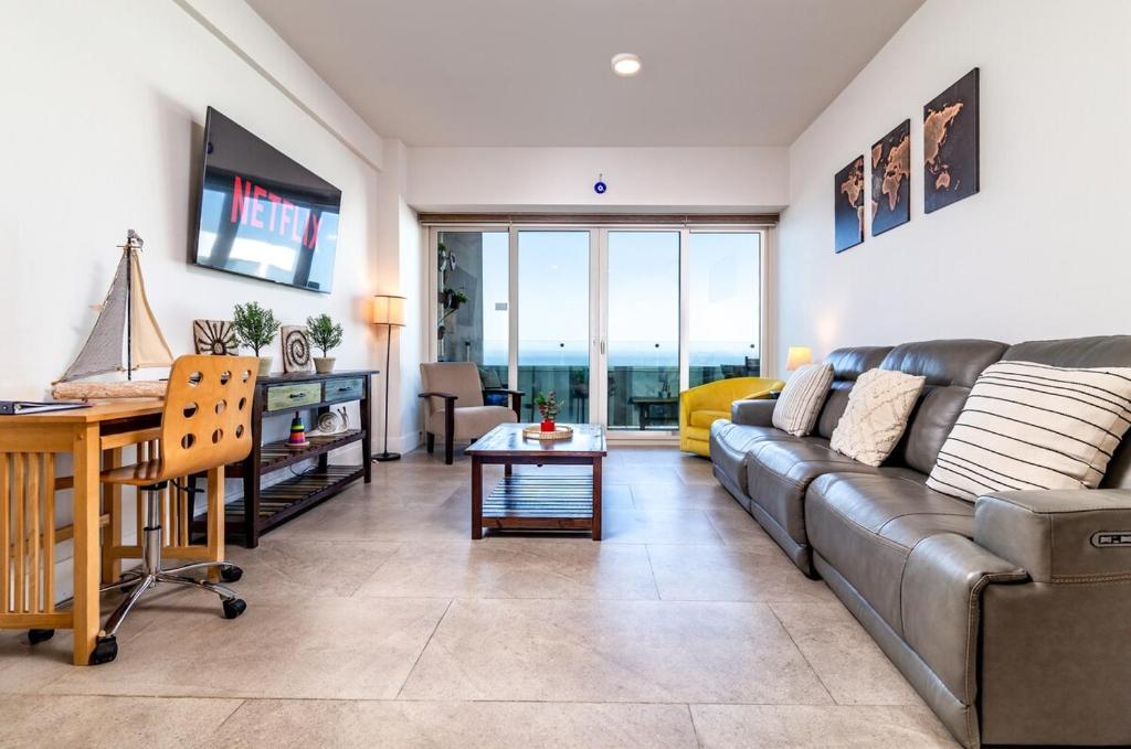 Beachfront Condo with Balcony amazing view - 2