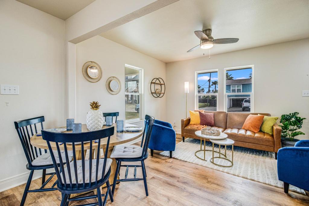 TAKE IT EASY Your coastal retreat awaits, Port Aransas