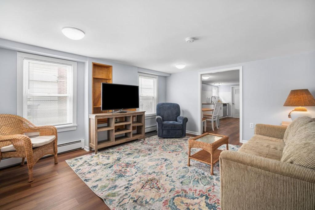 3BR Basic Beach - 1 block to Bay, Ventnor City