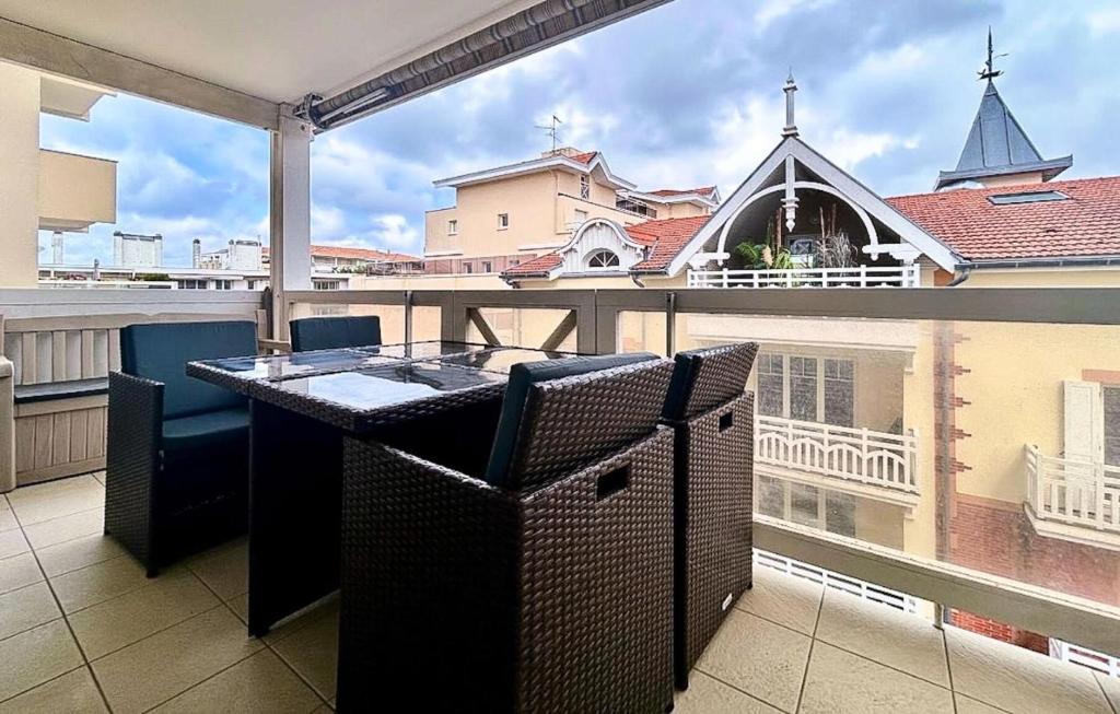 Résidence Riviera - T2, situé en centre-ville proche de la plage MAE-2661 - 1