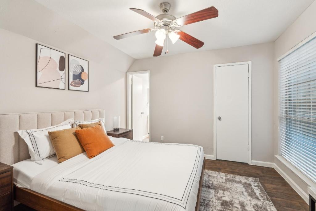 Stratton 2520c I Spacious 2 Bed 15 Bath, Arlington