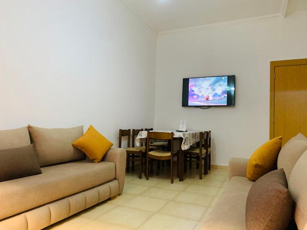 Apartment with pool juste pour les familles, Marakéš