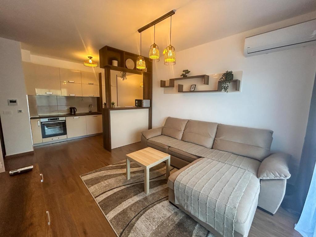 Sea & Stone Edge Suites - 2