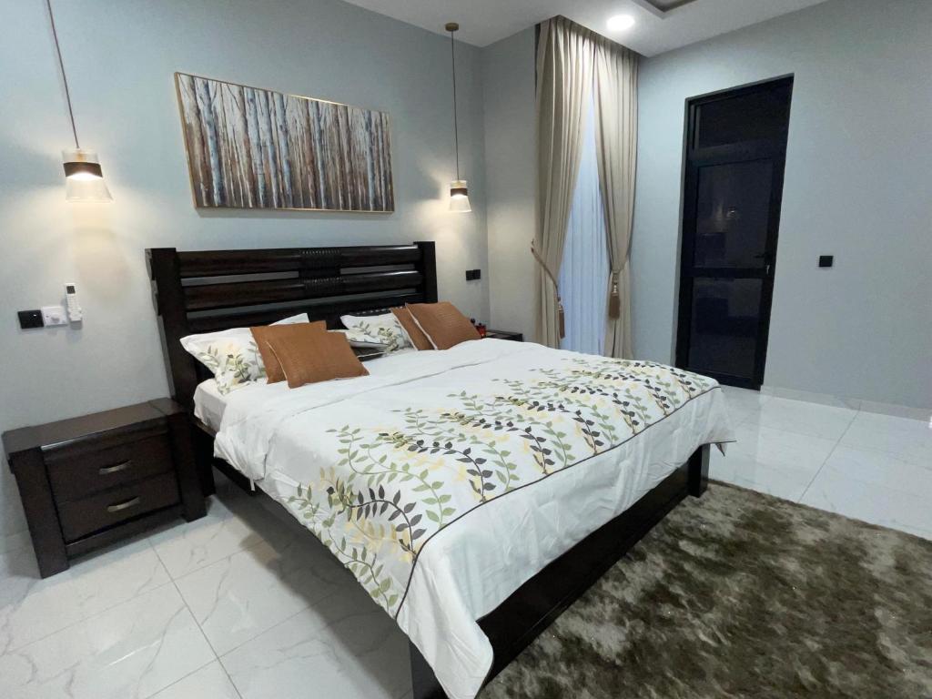 KUMASIs SECRET, Kumasi