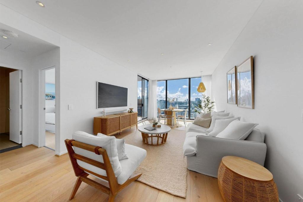 Cloud Top, Waterloo Isyd, Sydney