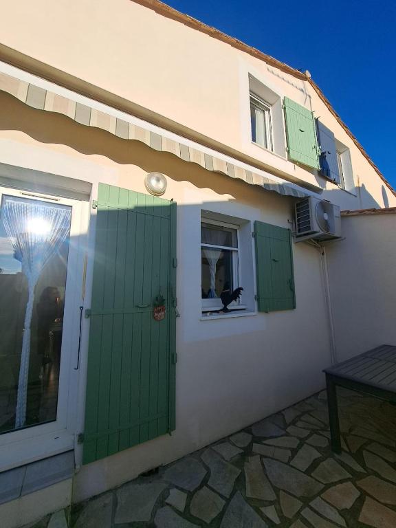 Mas provençal T4 climatisé avec parking et jardinet - 2