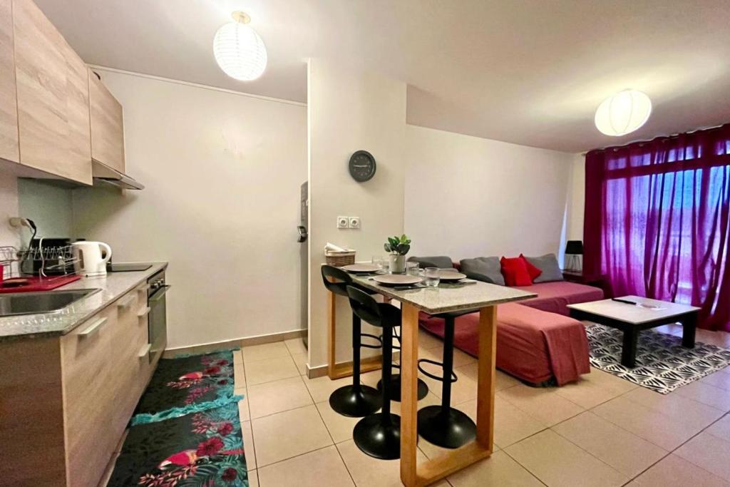 TEMEAO T2 - Centre Papeete near Quai du Ferry, Papeete