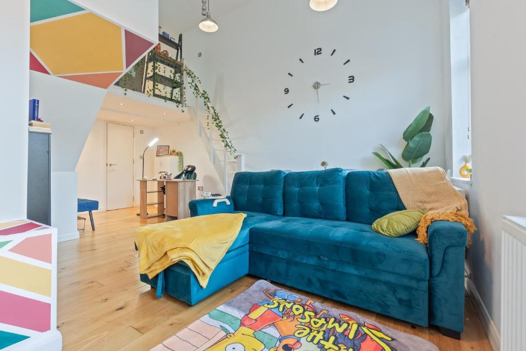 Sleeps 6 1 Bed With Loft 5mins to stations, Londres