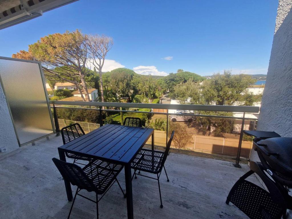 Charmant appartement à Cavalaire-sur-Mer avec terrasse - FR-1-100-354 - 4