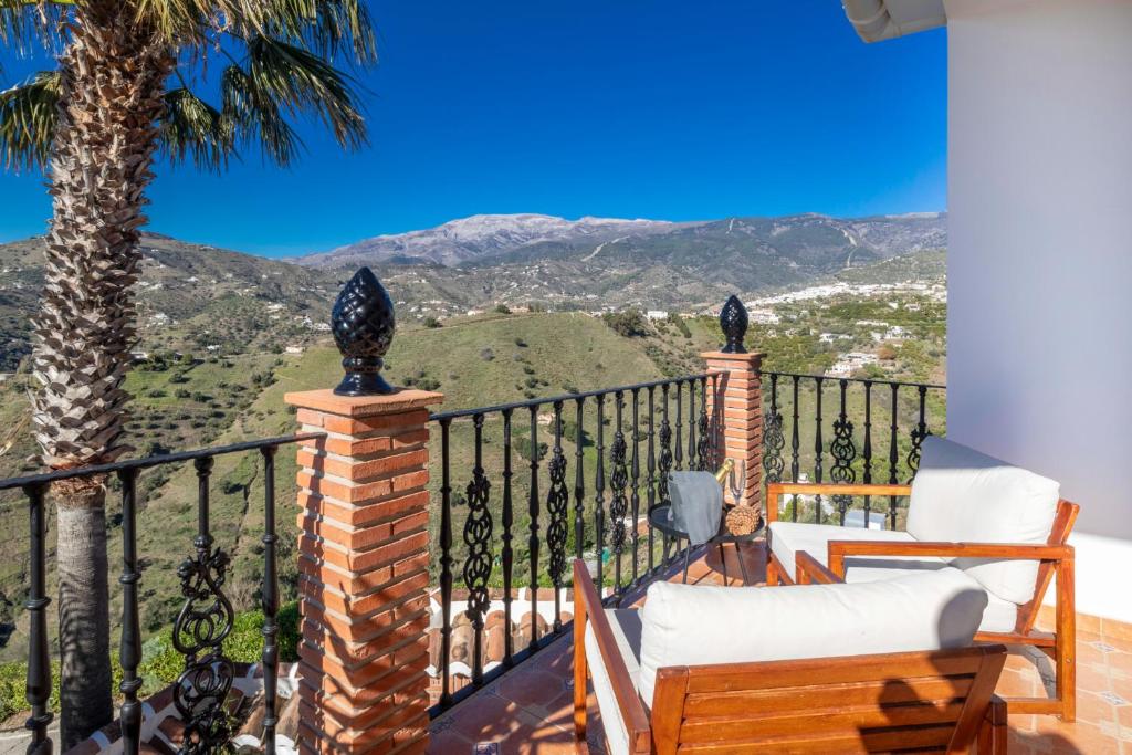 Malaga Hills Boutique Wellness and Hikers Eco-Hotel Adults Only - 3