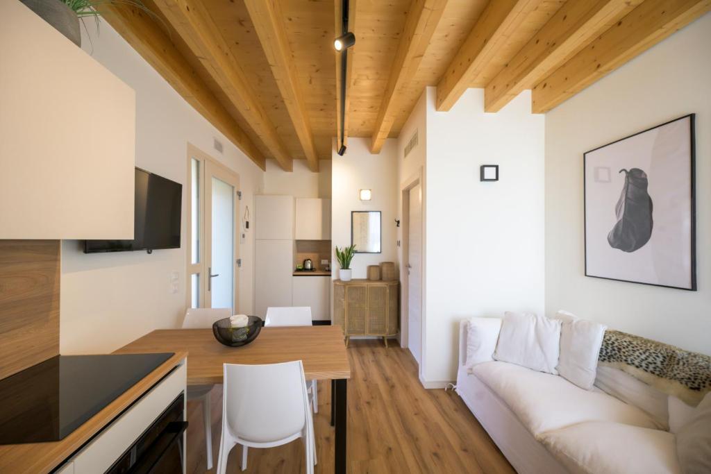 La Còrt Apartments - Number 2 - 1