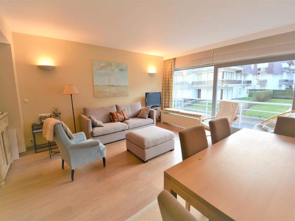 Apartment in Seaside Bruges with Balcony, Knokke-Heist