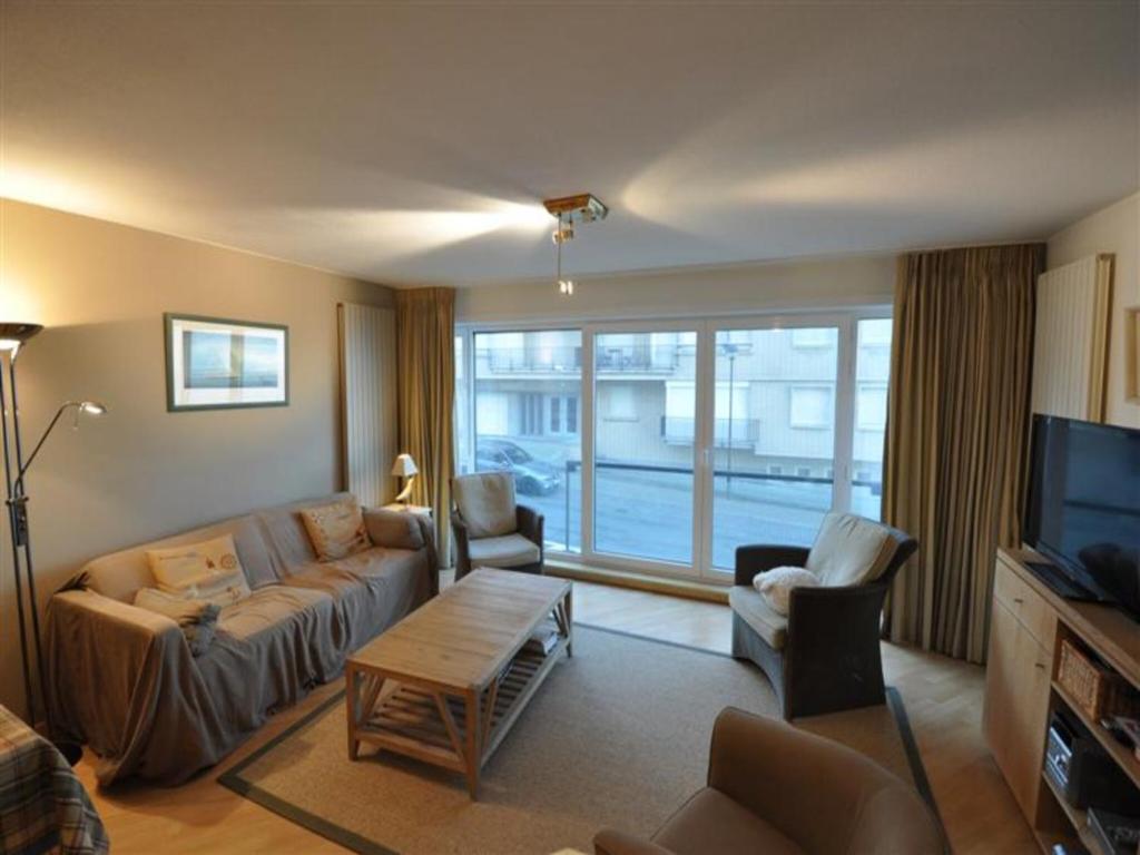 Apartment in Duinbergen with Side Sea View, Knokke-Heist