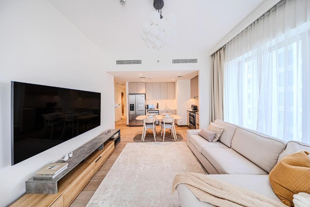 Bright and Stylish 2BD at Creek Beach, Sleeps 4, Dubaj