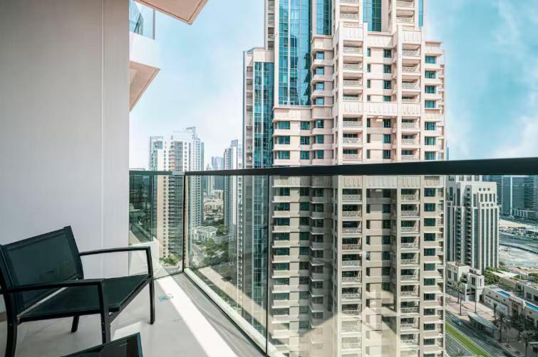 Act One Act Two - Close to Dubai Mall & Burj Khalifa - Downtown Dubai - Luxury Apartments by Canvas Holiday Homes, Dubaj