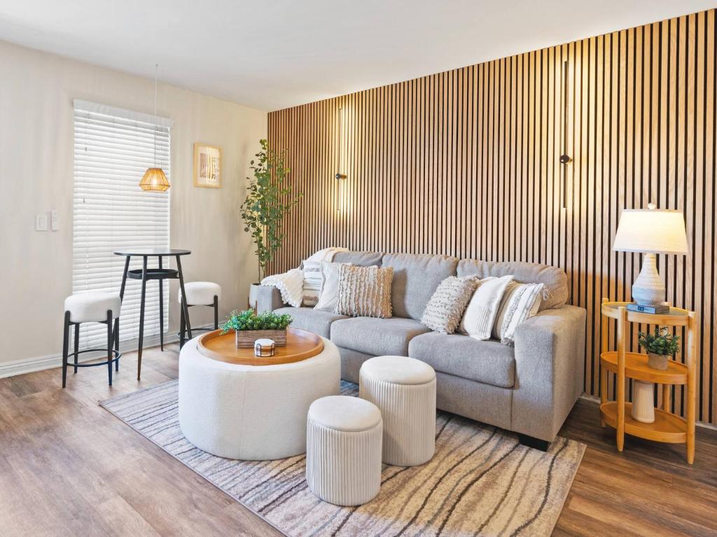 2 Bdrm Condo + Parking in Heart of Mission Beach!, San Diego