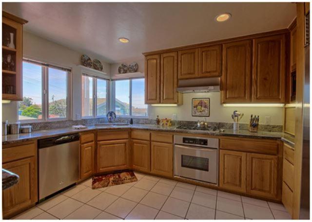 A Dolphin Dreams, Cambria