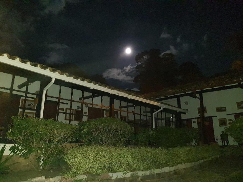 Diesonne, Estación El Salto