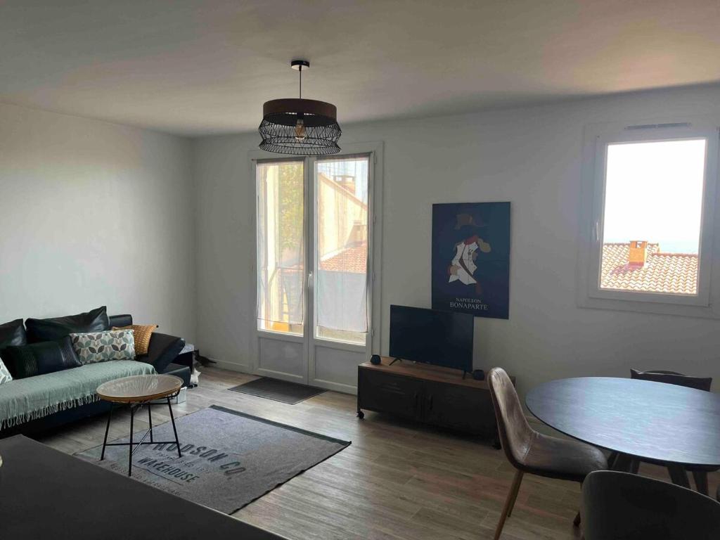 T1 Bis avec vue sur les iles sanguinaires !, La Celle-sous-Gouzon