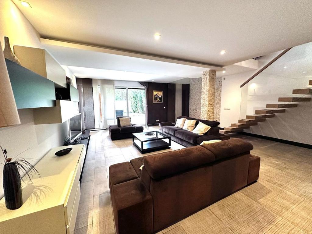 Triplex with garden and parking - 2