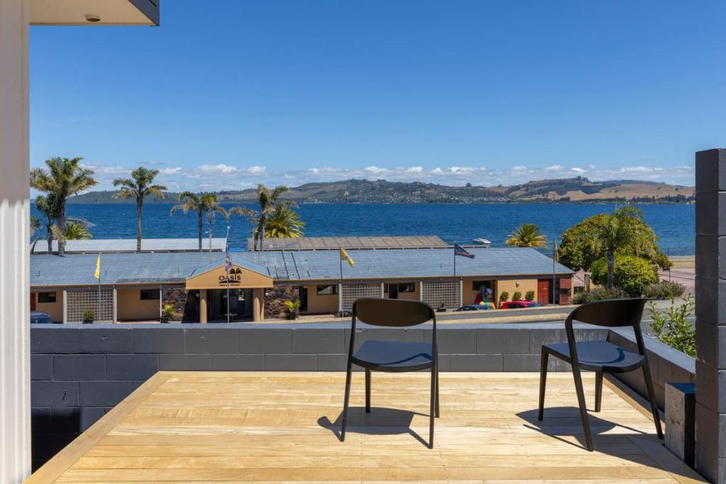 Lakeview Retreat With Private Geothermal Pool, Taupo