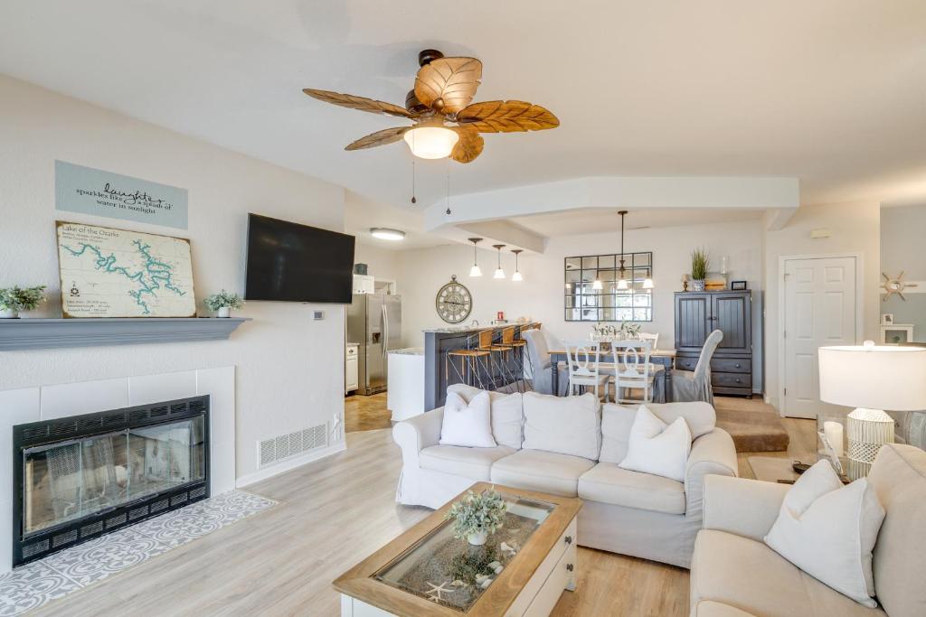 Swim, Boat and Fish Townhome on Lake of the Ozarks, Lake Ozark