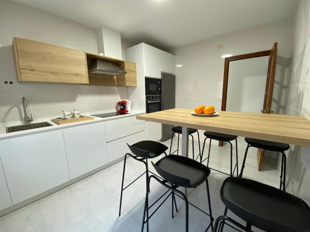 A dos Pasos, Caldas de Reis