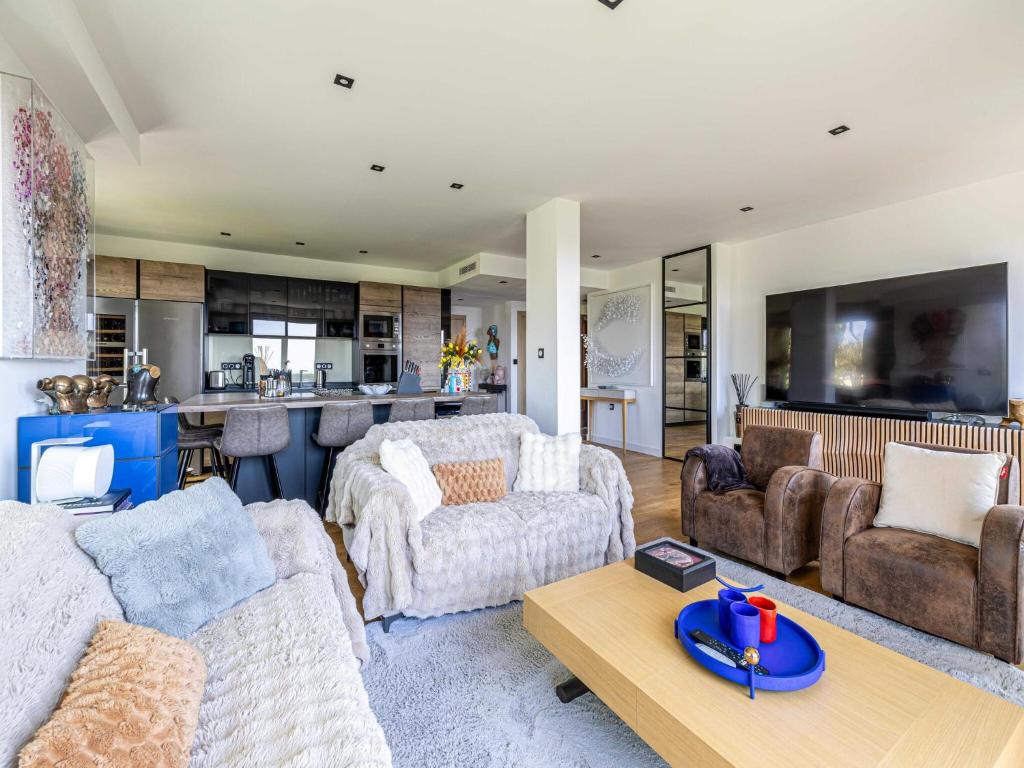 Modern flat with sea view - AC- 2BR- 4P - Cannes, Cannes