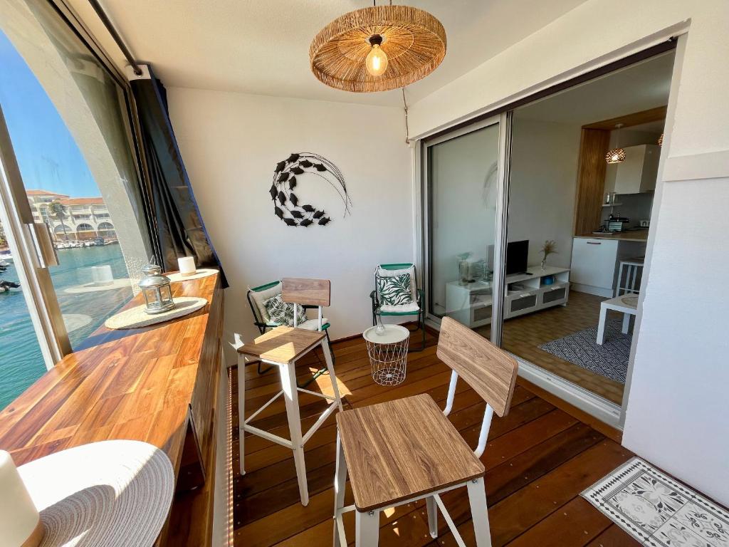 Deux pièces avec vue sur canal et parking privé à Sète - FR-1-338-616, Sète