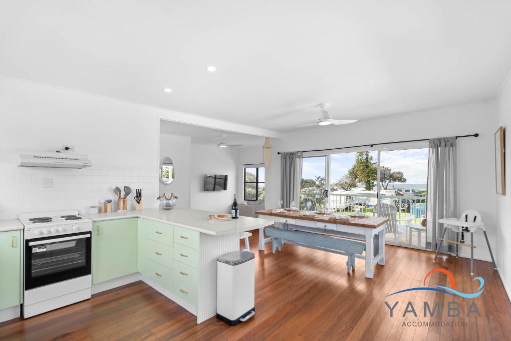 Stella LJHooker Yamba, Brooms Head