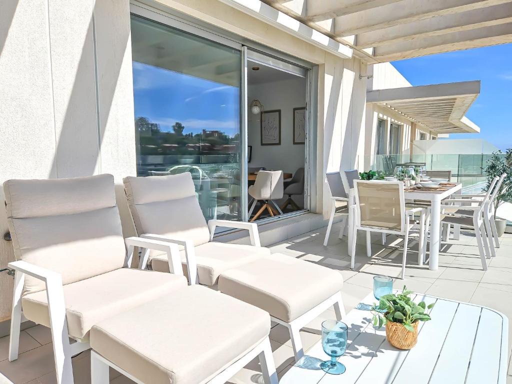 2 bedroom penthouse in Serenity Collection in Estepona - 3