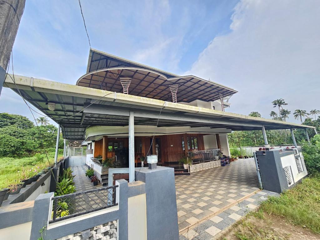 Sunset View Inn, Irinjālakuda