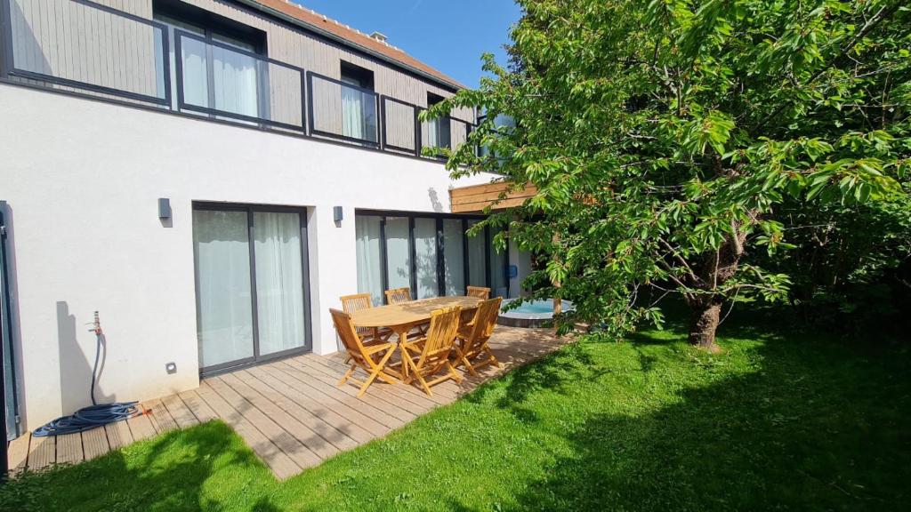 Natural Design Lodge Villa Nomade groupe avec jacuzzi centre de Milly la Forêt !, Milly-la-Forêt