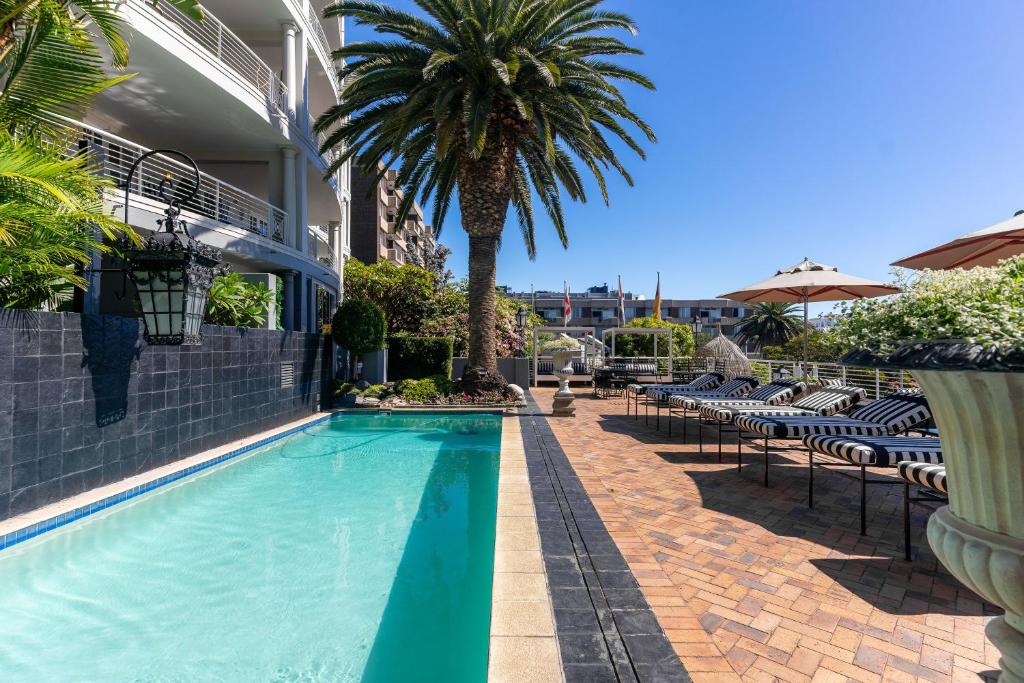 スイミングプール