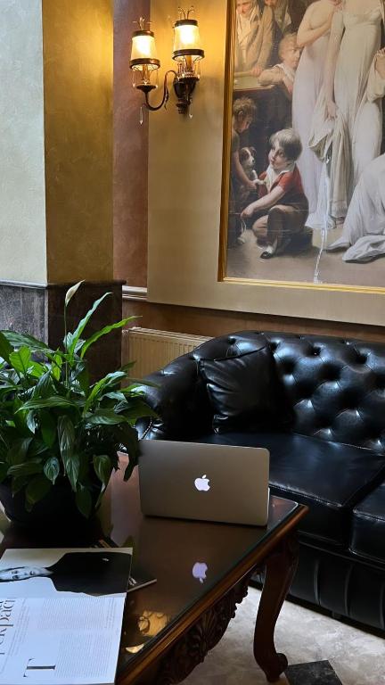 フロント・ロビー