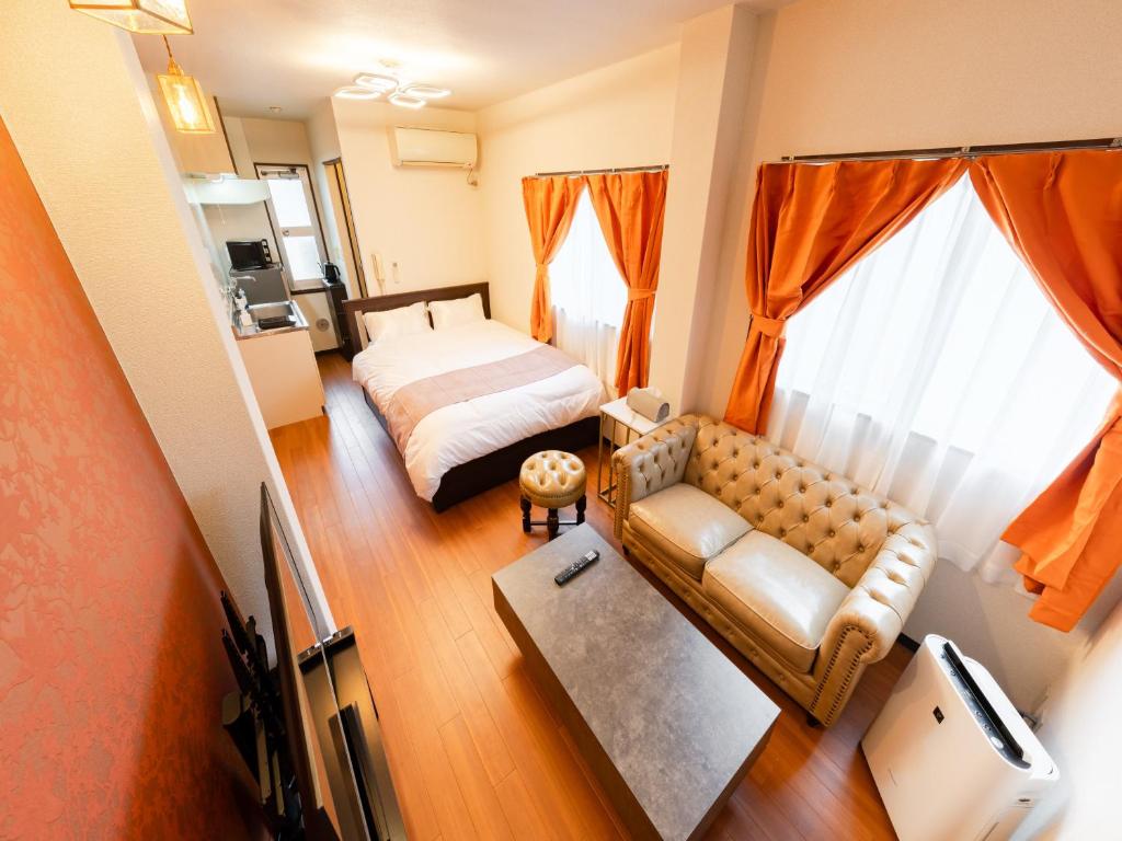 Asakusa 4min walk, 8min to Senso-ji Temple, 5min to Ueno,4 min to Kappabashi, Switch, Free Wi-Fi, Po