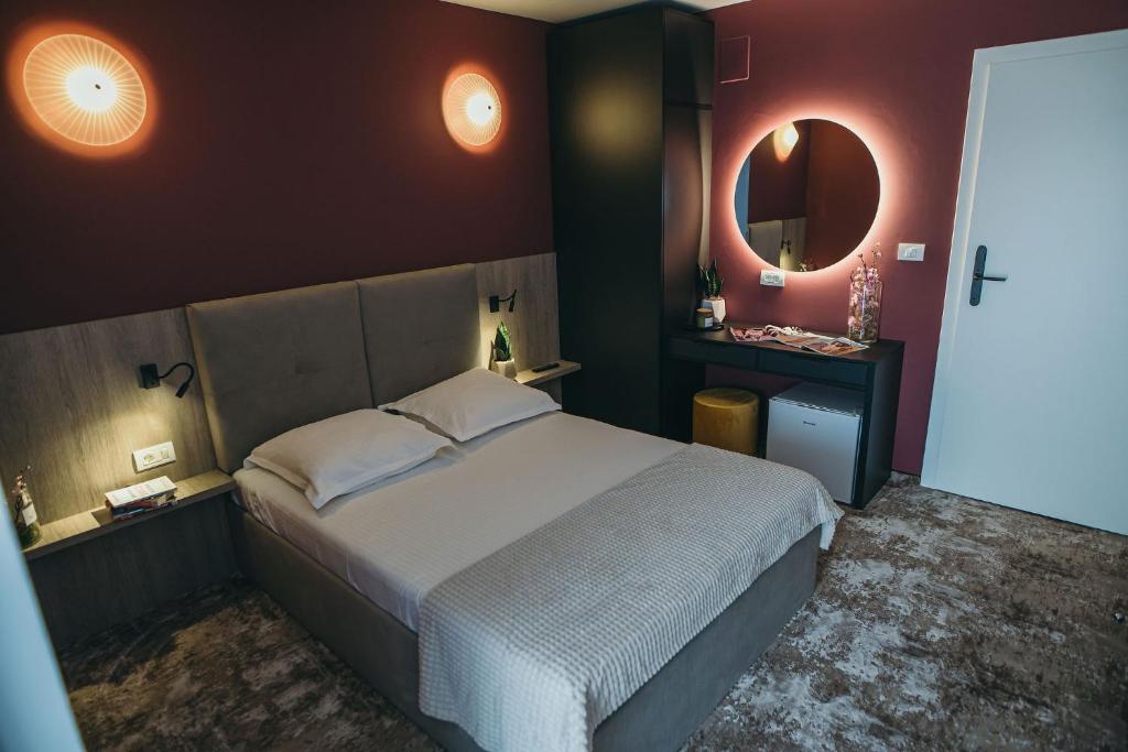 Grey Residence, Drobeta-Turnu Severin