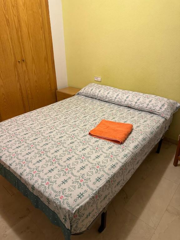 Economic private room in center of Granada - 4