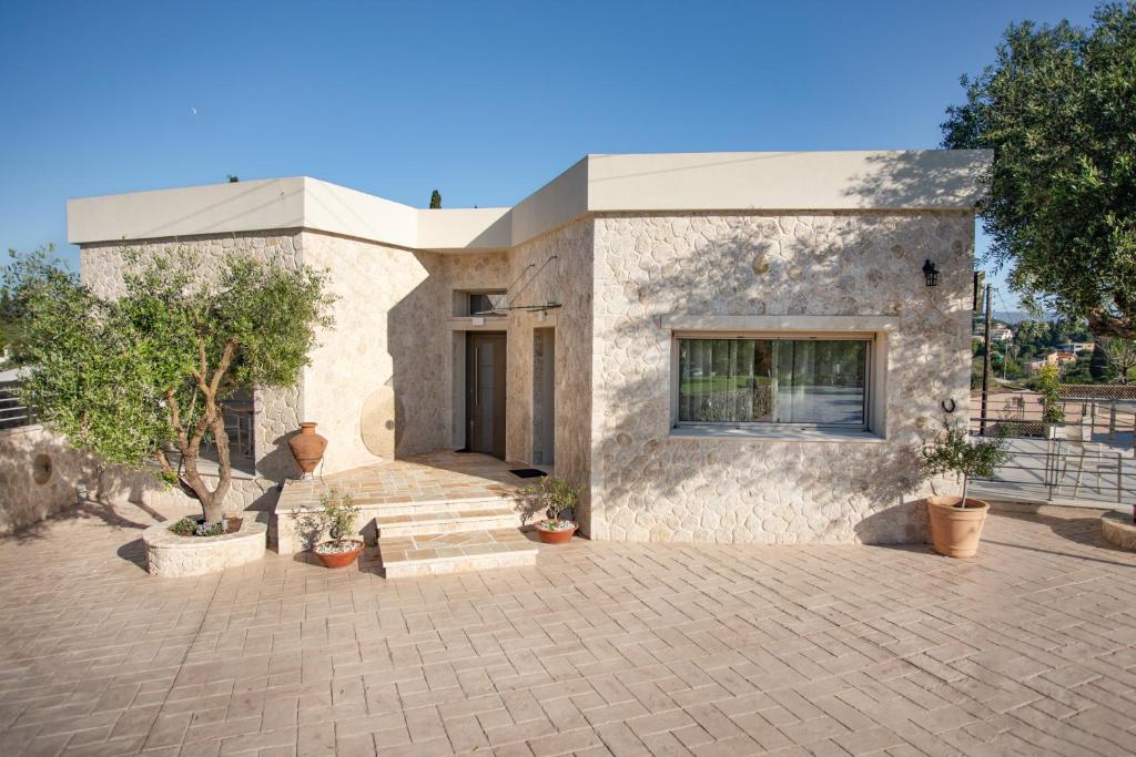 Olithos 1, Kanálion