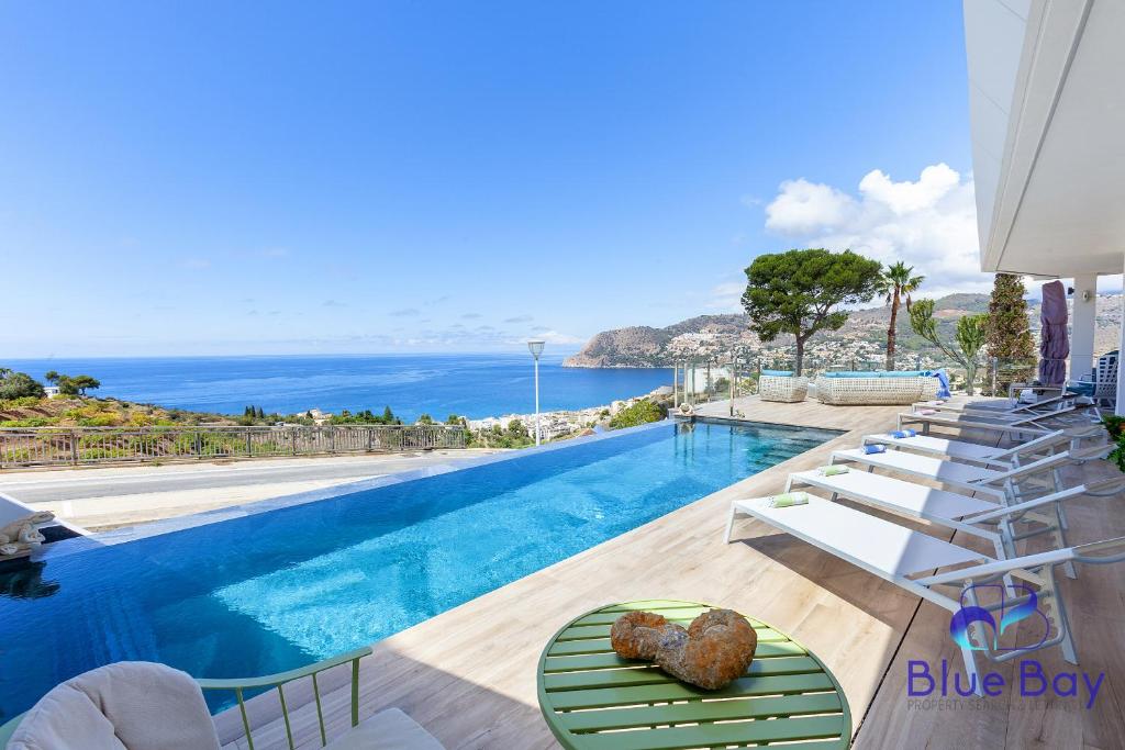 Exquisite Luxury Villa - 1
