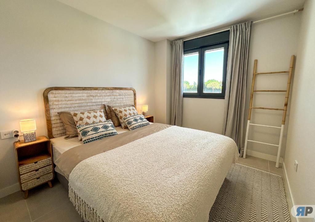 Apartamento con Terraza y Vista al Jardín - 4